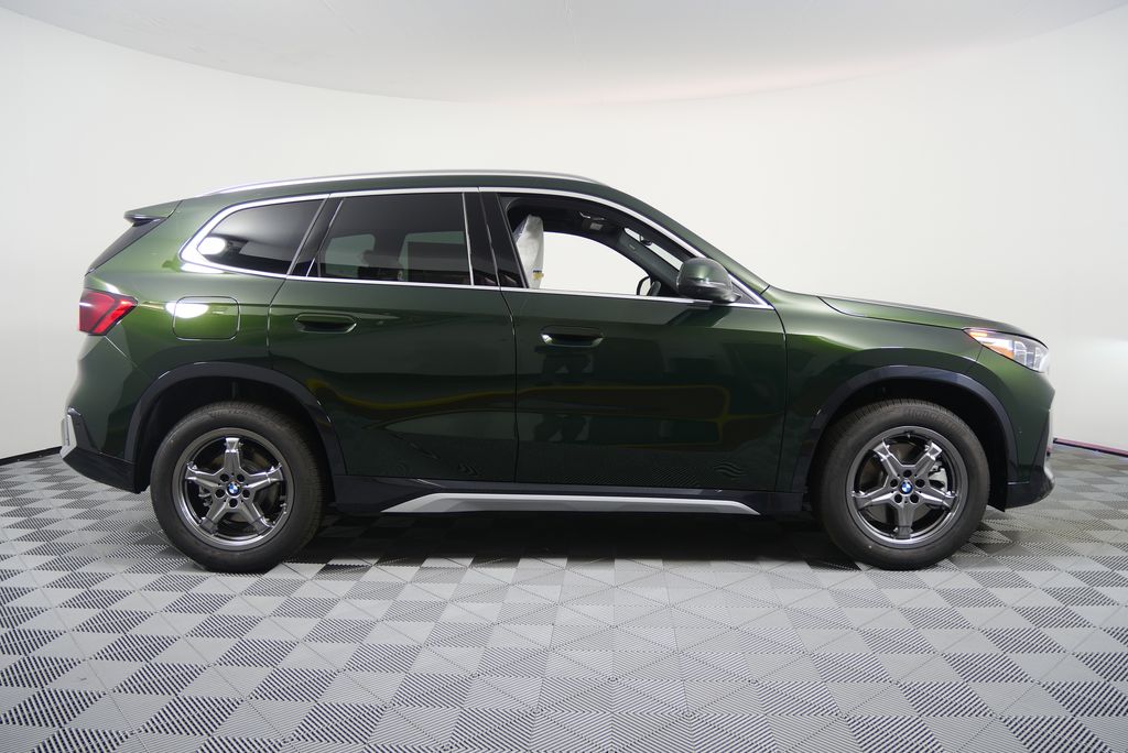 Thumbnail: 2025 BMW X1 - 2
