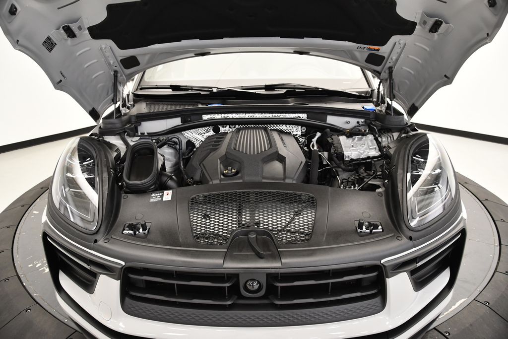 Thumbnail: 2025 Porsche Macan - 11