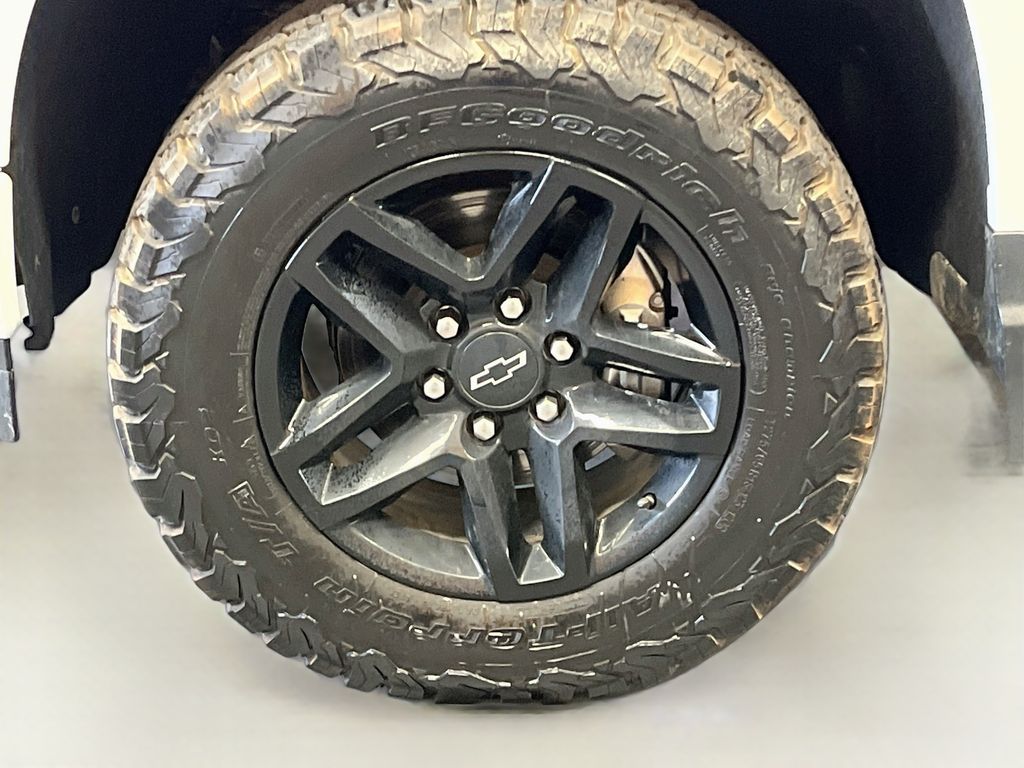 Used 2023 Summit White Chevrolet LT Trail Boss image 33
