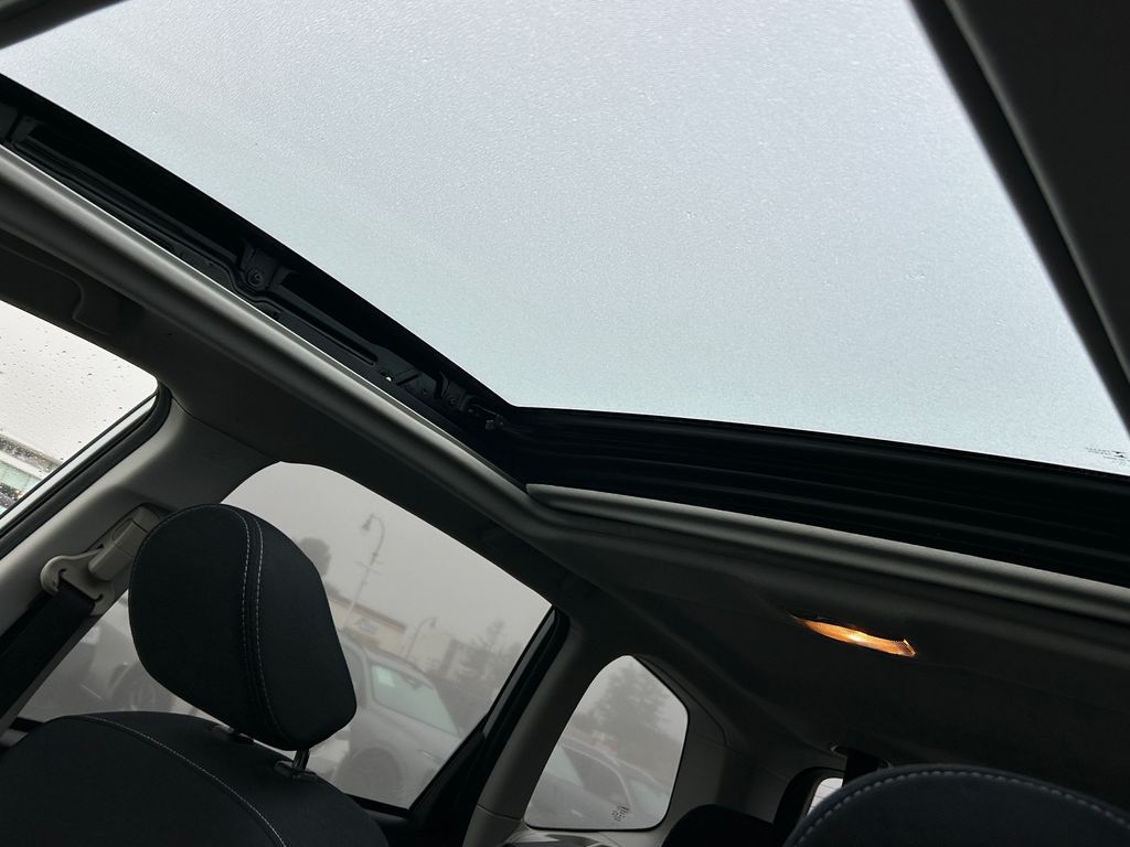 Thumbnail: 2015 Subaru Forester - 16