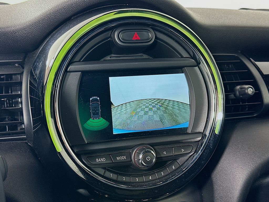 2019 MINI Cooper  13