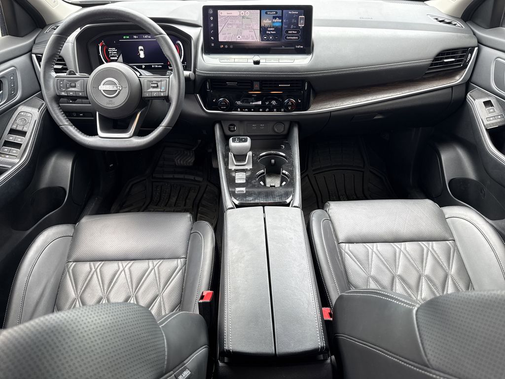 2024 Nissan Rogue Platinum Gold at Toyota of Victoria