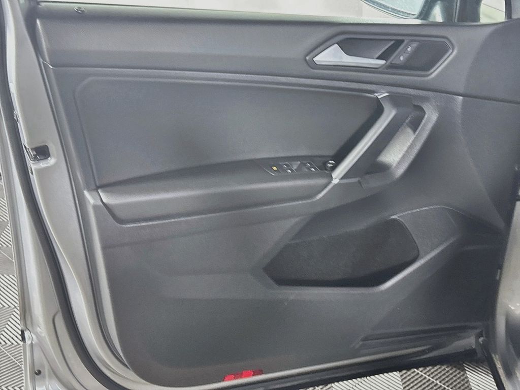 2020 Volkswagen Tiguan 2.0T SE R-Line Black