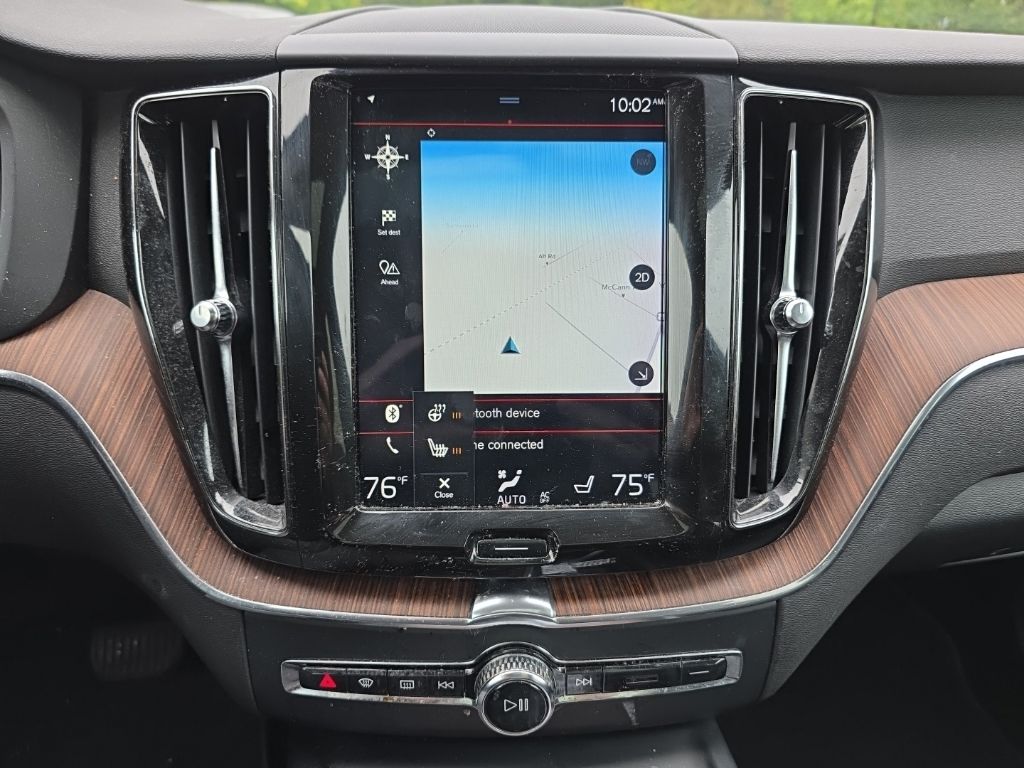 Used 2019 White Volvo T5 Momentum image 5