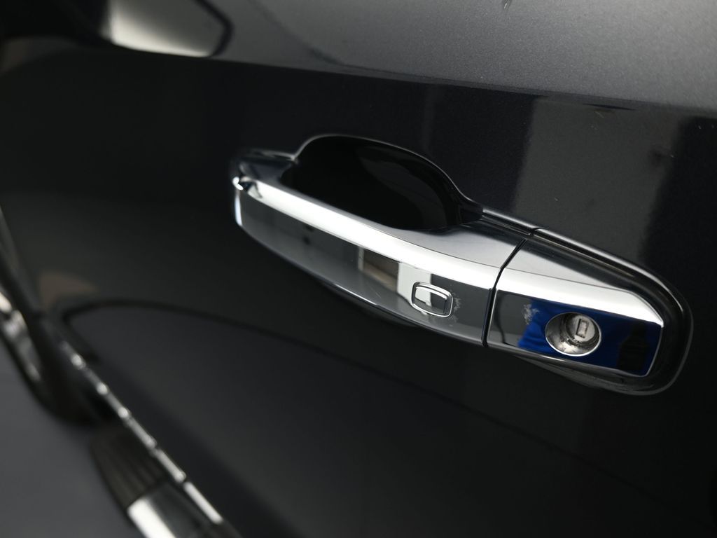 Used 2023 Titanium Rush Metallic GMC SLT image 42