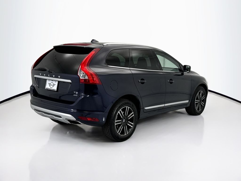 Thumbnail: 2017 Volvo XC60 - 5