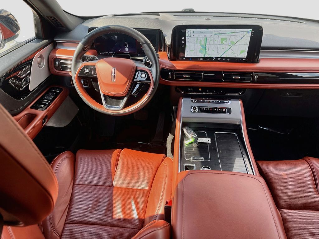 2025 Lincoln Aviator Reserve White at AutoSavvy Houston Southwest