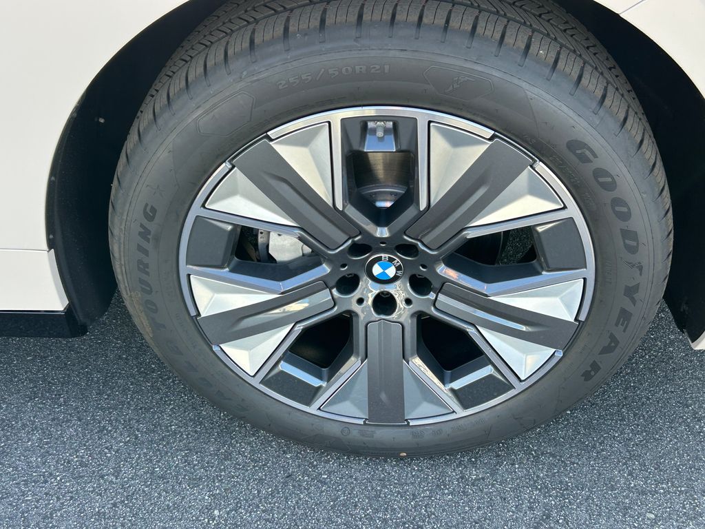 Thumbnail: 2026 BMW iX - 3