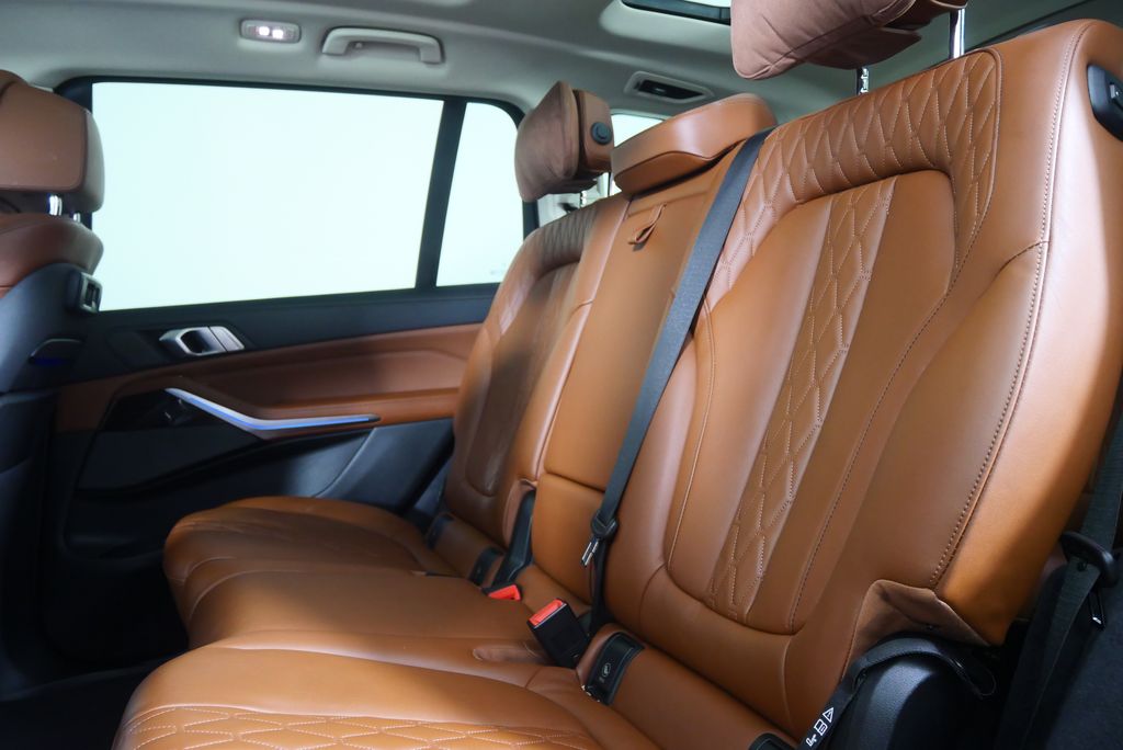Thumbnail: 2019 BMW X7 - 15