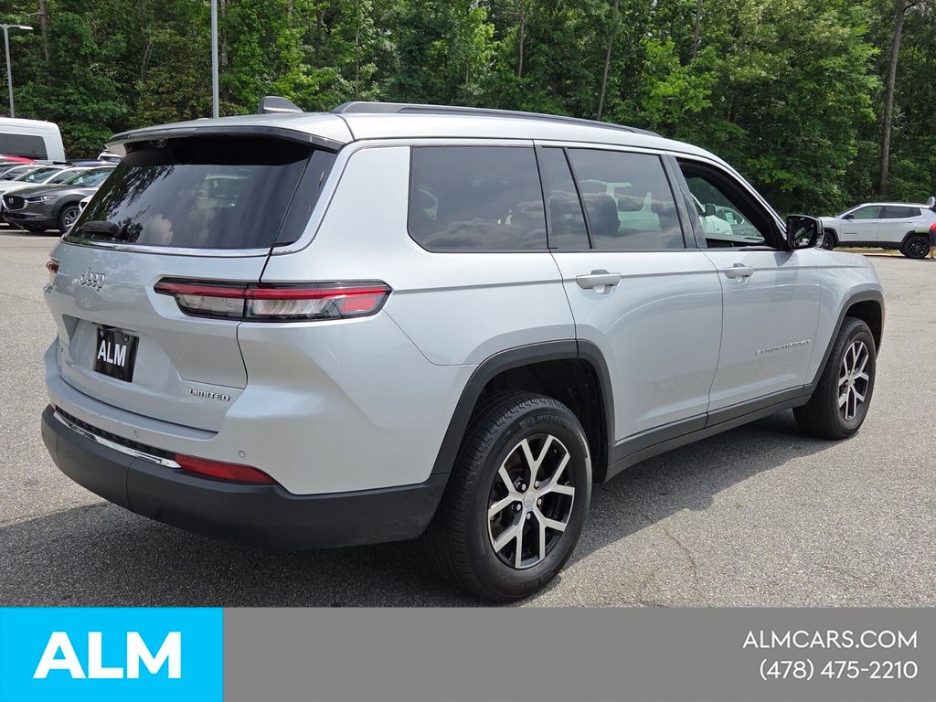 Used 2024 Silver Jeep Limited image 17