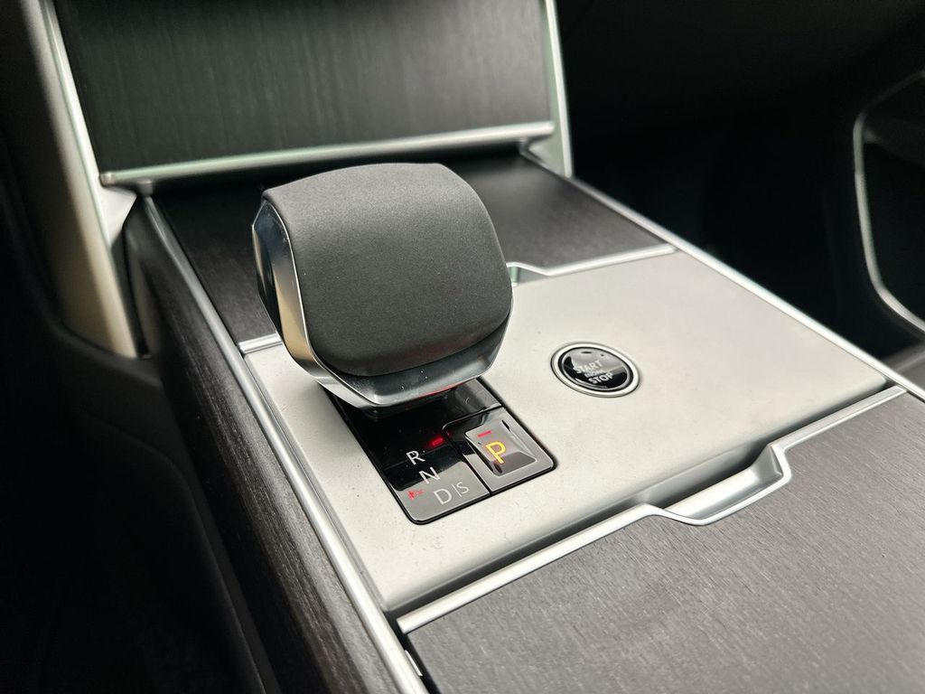 Thumbnail: 2026 Land Rover Range Rover - 20