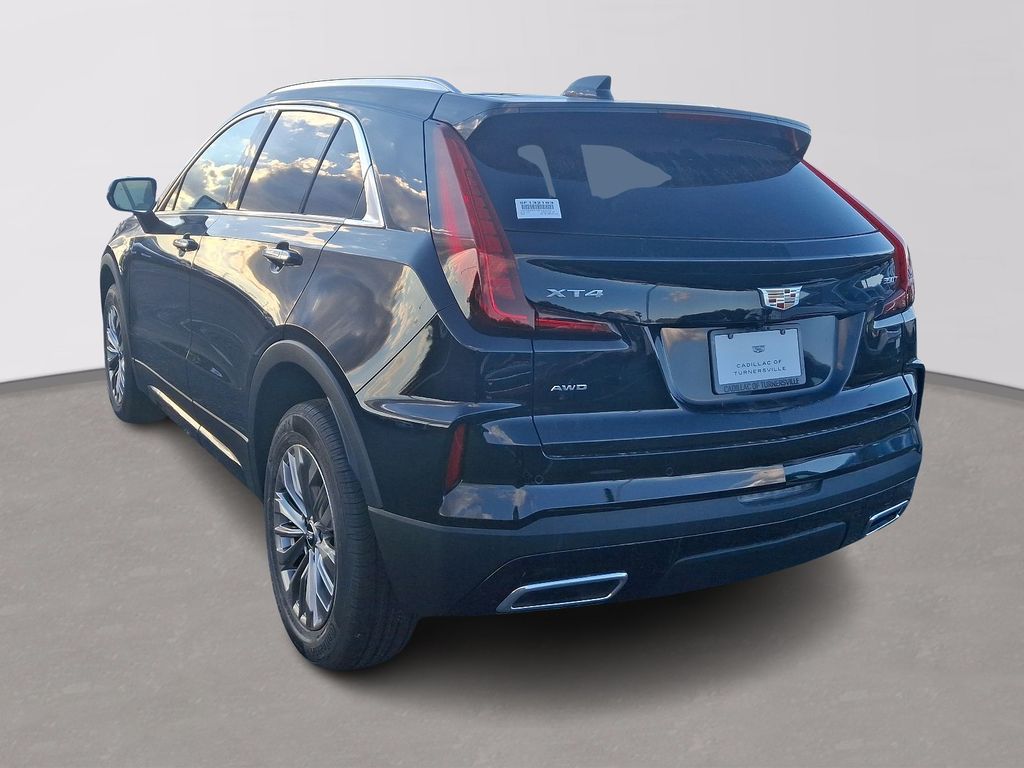 2025 Cadillac XT4 Premium Luxury 3