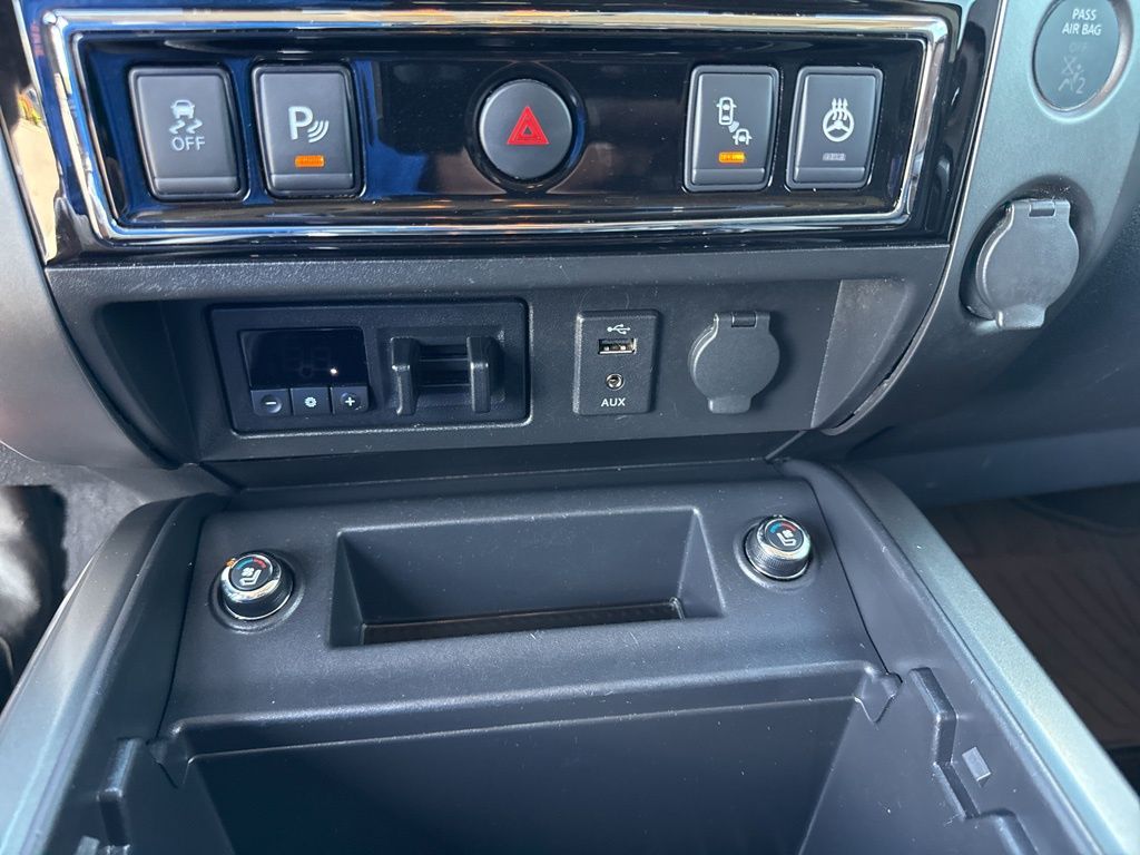 2017 Nissan Titan Platinum Reserve