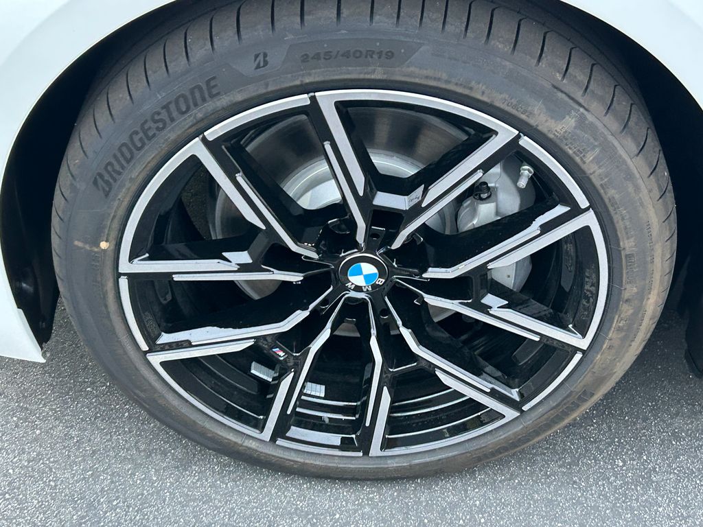 Thumbnail: 2025 BMW i4 - 3