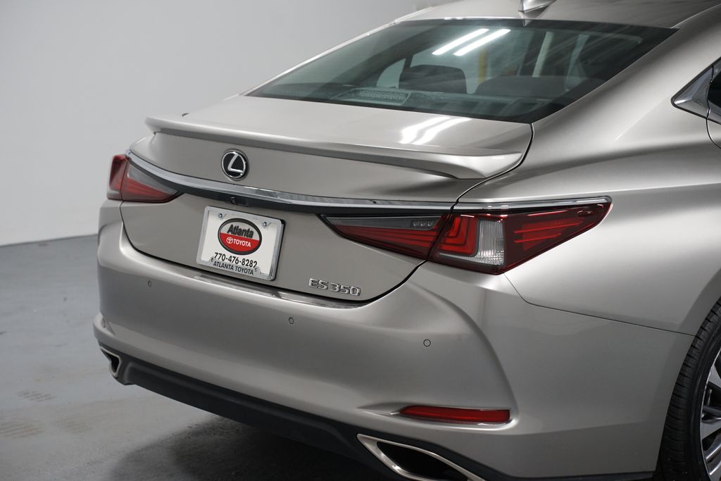 Thumbnail: 2021 Lexus ES - 9