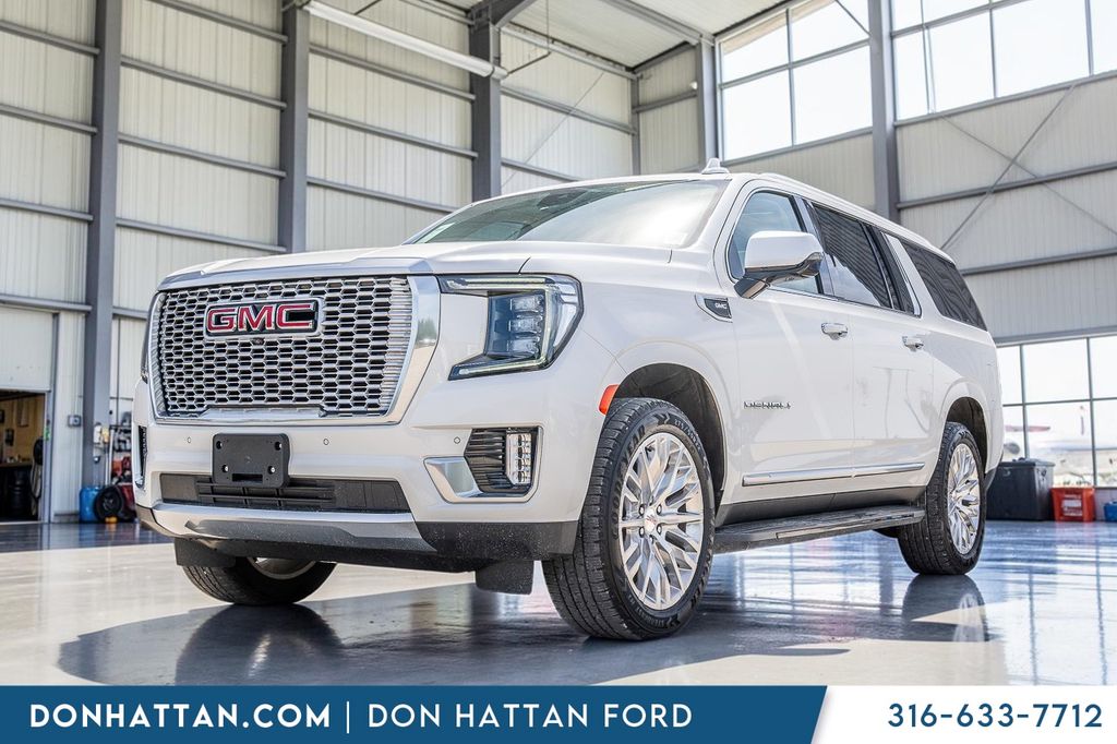 White Frost Tricoat 2024 GMC Yukon XL SUV / Crossover Four-Wheel Drive 