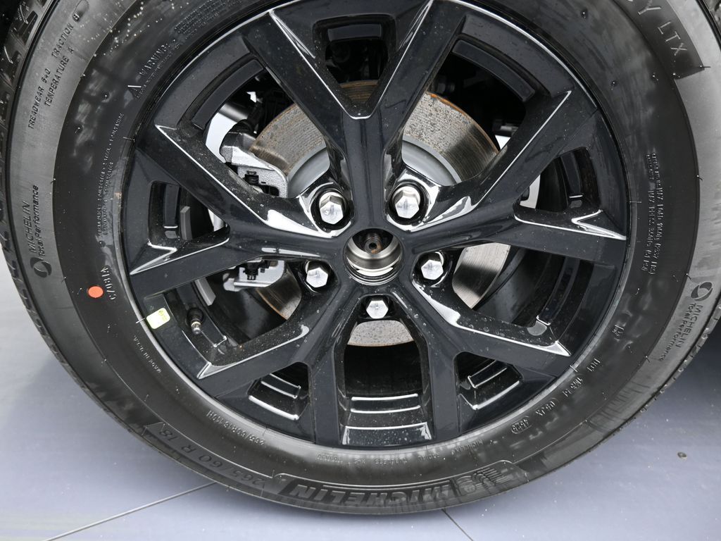 New 2025 Baltic Gray Metallic Clearcoat Jeep Altitude X image 35