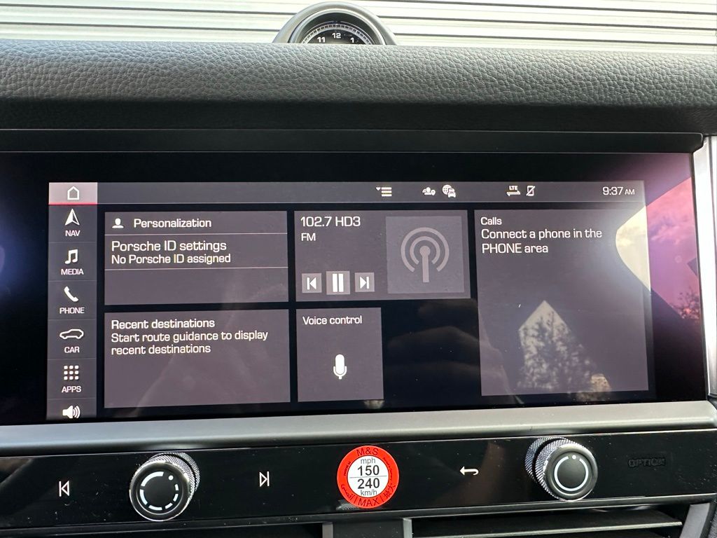 2025 Porsche Macan  22