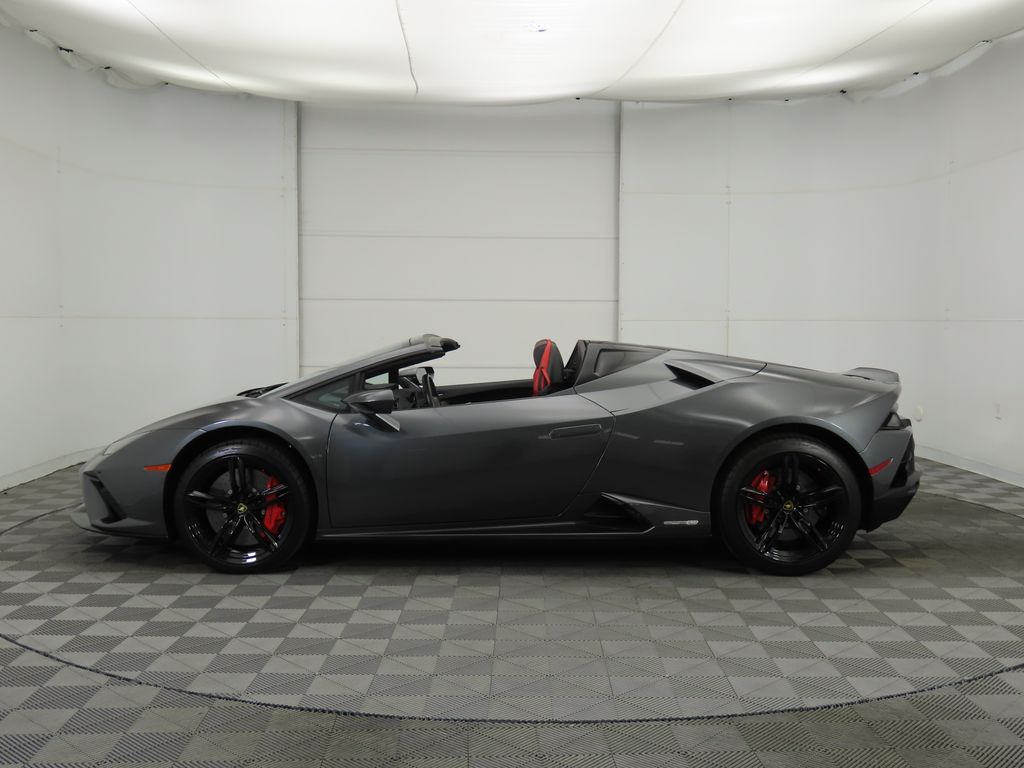 2023 Lamborghini Huracan EVO 8