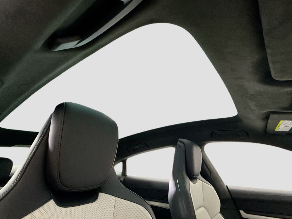 Thumbnail: 2026 Porsche Taycan - 21