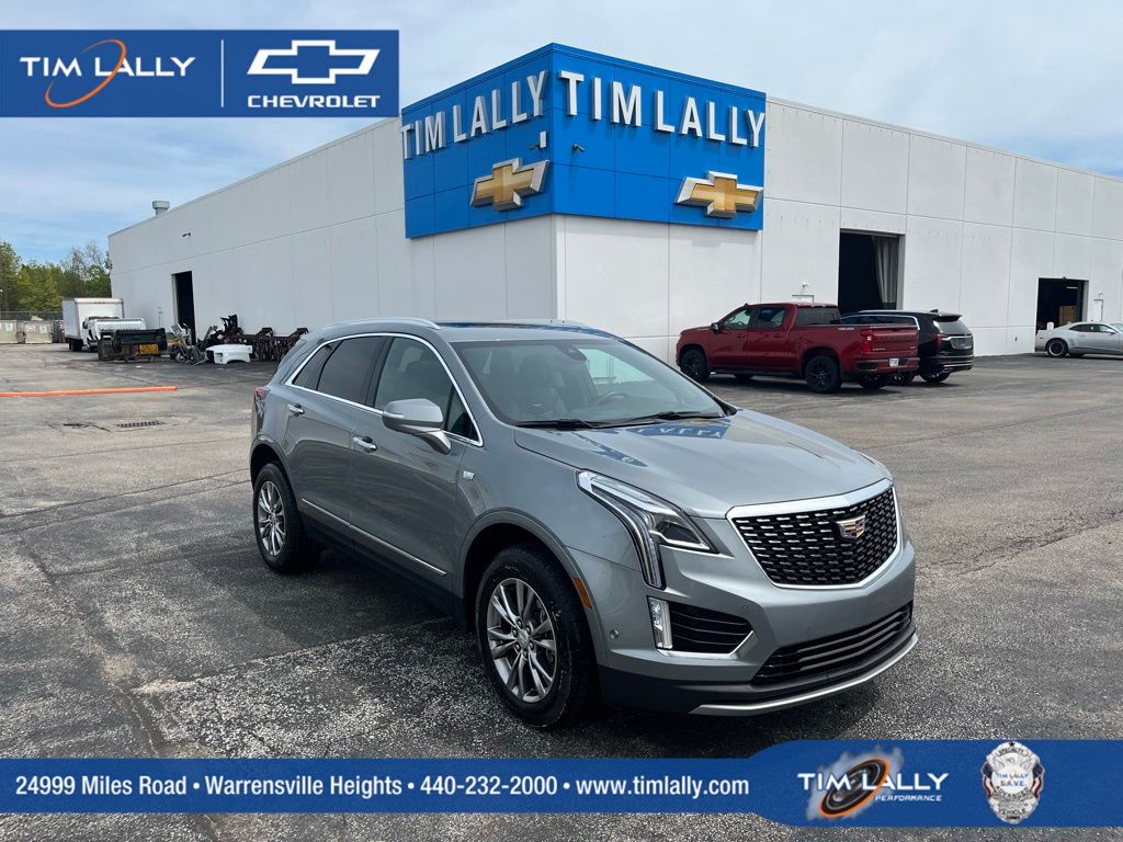 Argent Silver Metallic 2023 Cadillac XT5 SUV / Crossover Four-Wheel Drive 9-Speed Automatic