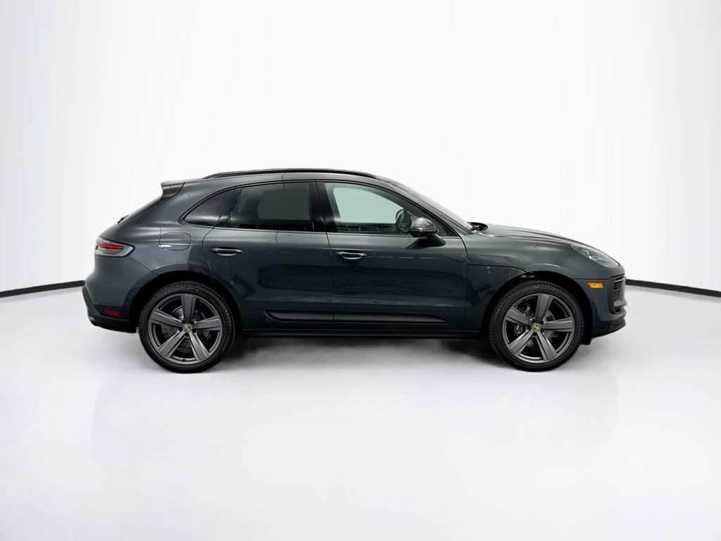 Thumbnail: 2026 Porsche Macan - 8