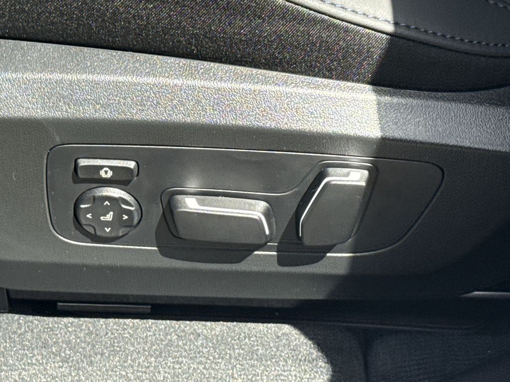 Thumbnail: 2026 BMW X3 - 12