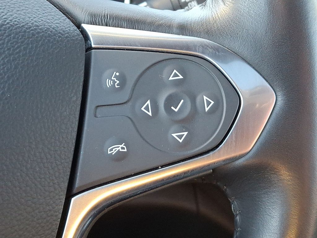 Thumbnail: 2022 Chevrolet Traverse - 23