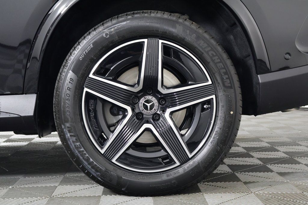 Thumbnail: 2026 Mercedes-Benz GLC - 10