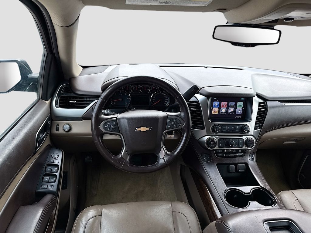 2019 Chevrolet Suburban LT - Photo 20