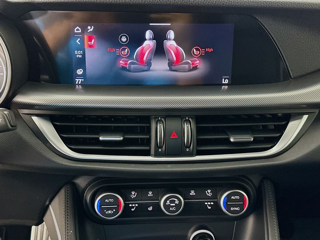 Thumbnail: 2020 Alfa Romeo Stelvio - 15