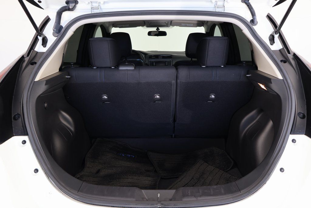 Thumbnail: 2018 Nissan Leaf - 14