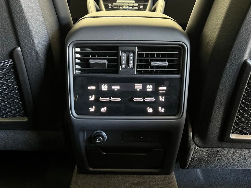 2024 Porsche   17