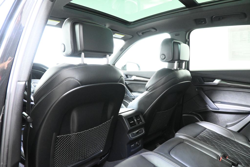 Thumbnail: 2023 Audi SQ5 - 31
