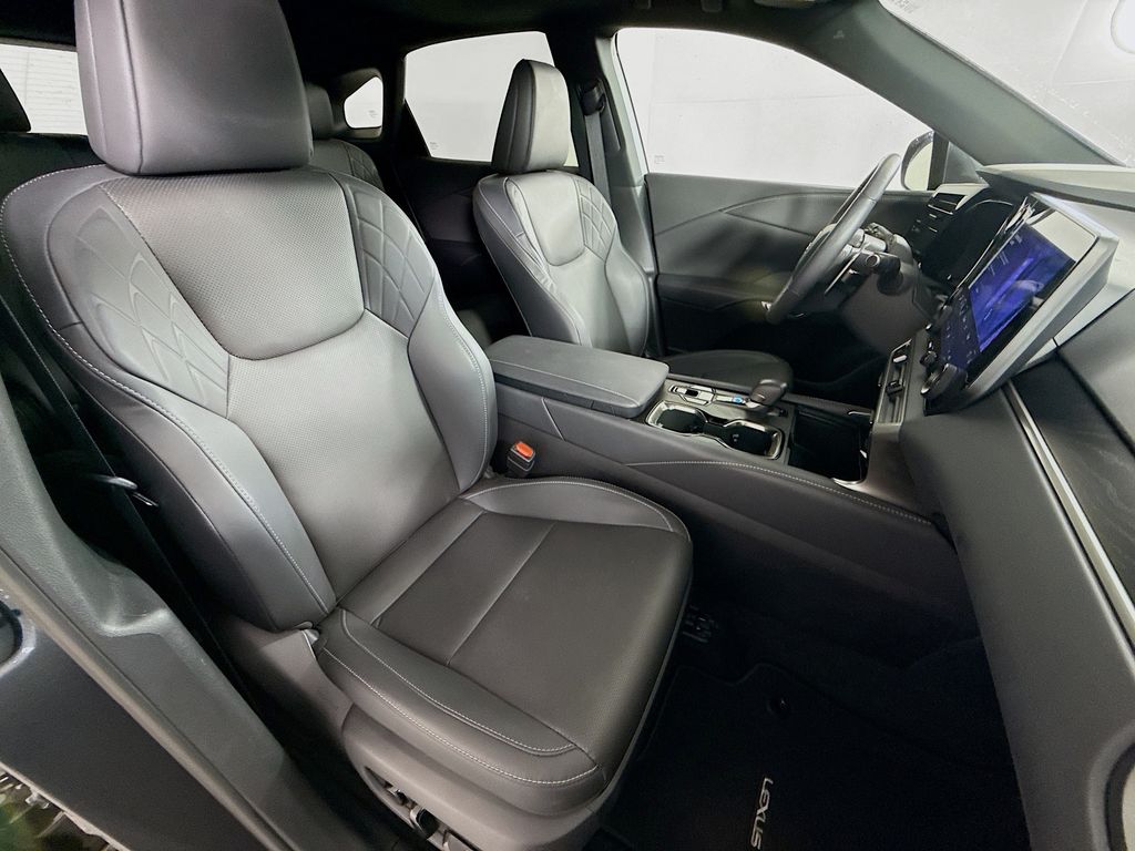 Thumbnail: 2025 Lexus RX - 29