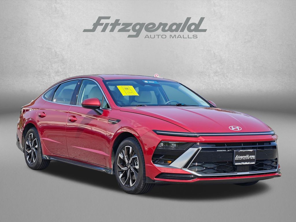 Red 2025 Hyundai Sonata Sedan Front-Wheel Drive 8-Speed Automatic