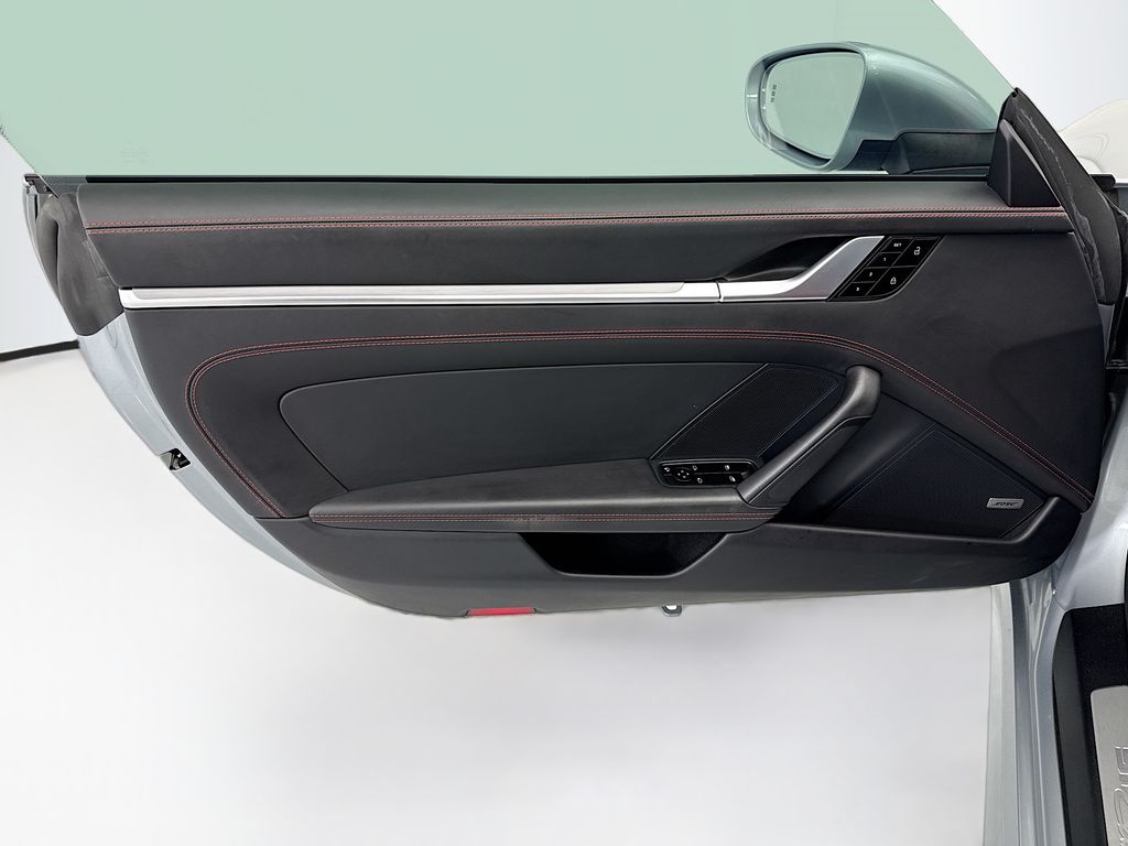 Thumbnail: 2020 Porsche 911 - 24