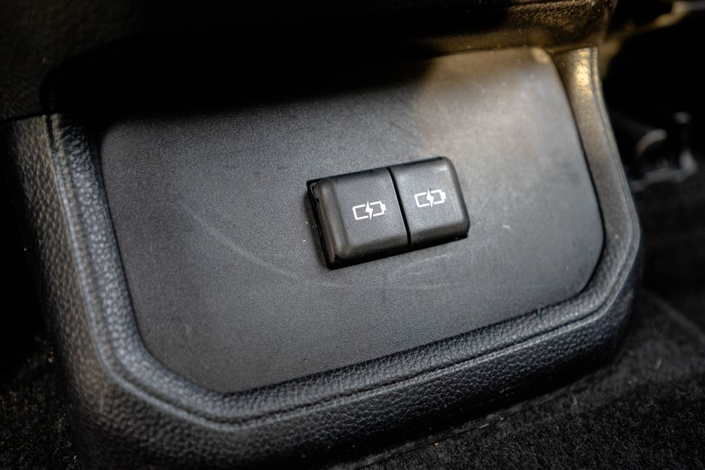 Used 2023 Toyota Highlander SUV