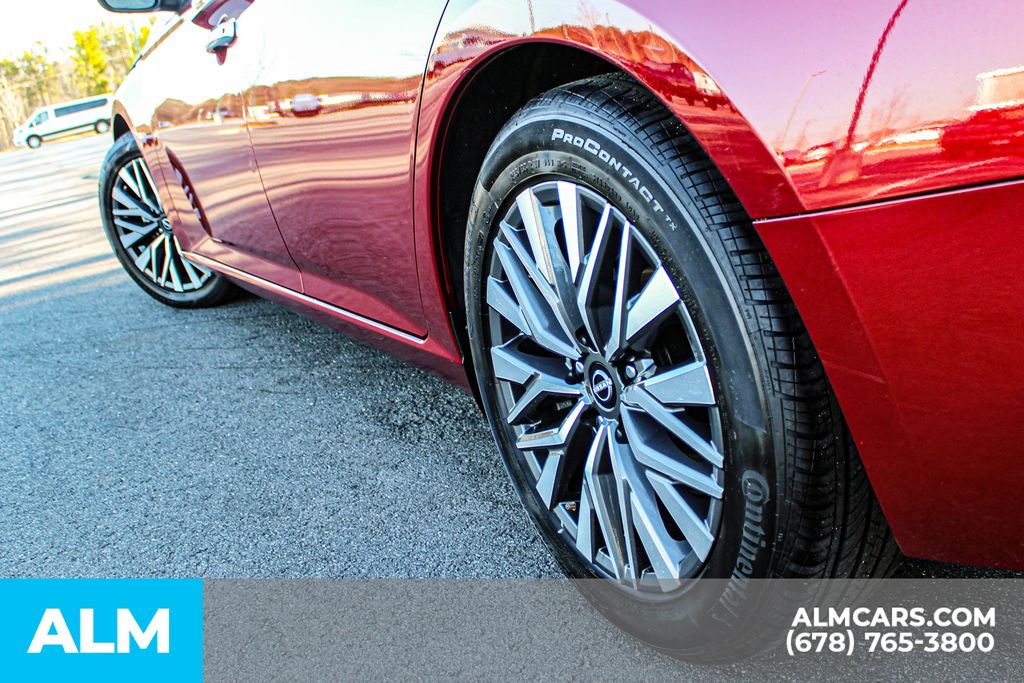 Used 2024 Red Nissan 2.5 SV image 13