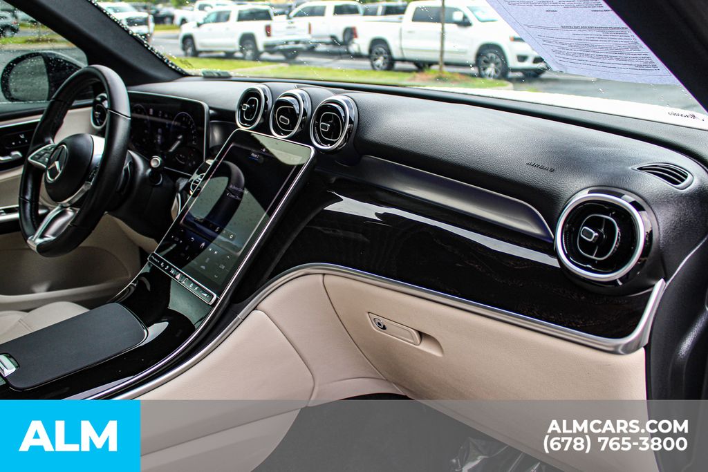 Used 2025 White Mercedes-Benz GLC 350e image 21