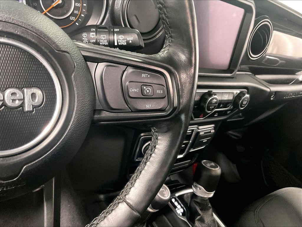 2021 Jeep Wrangler — photo 24