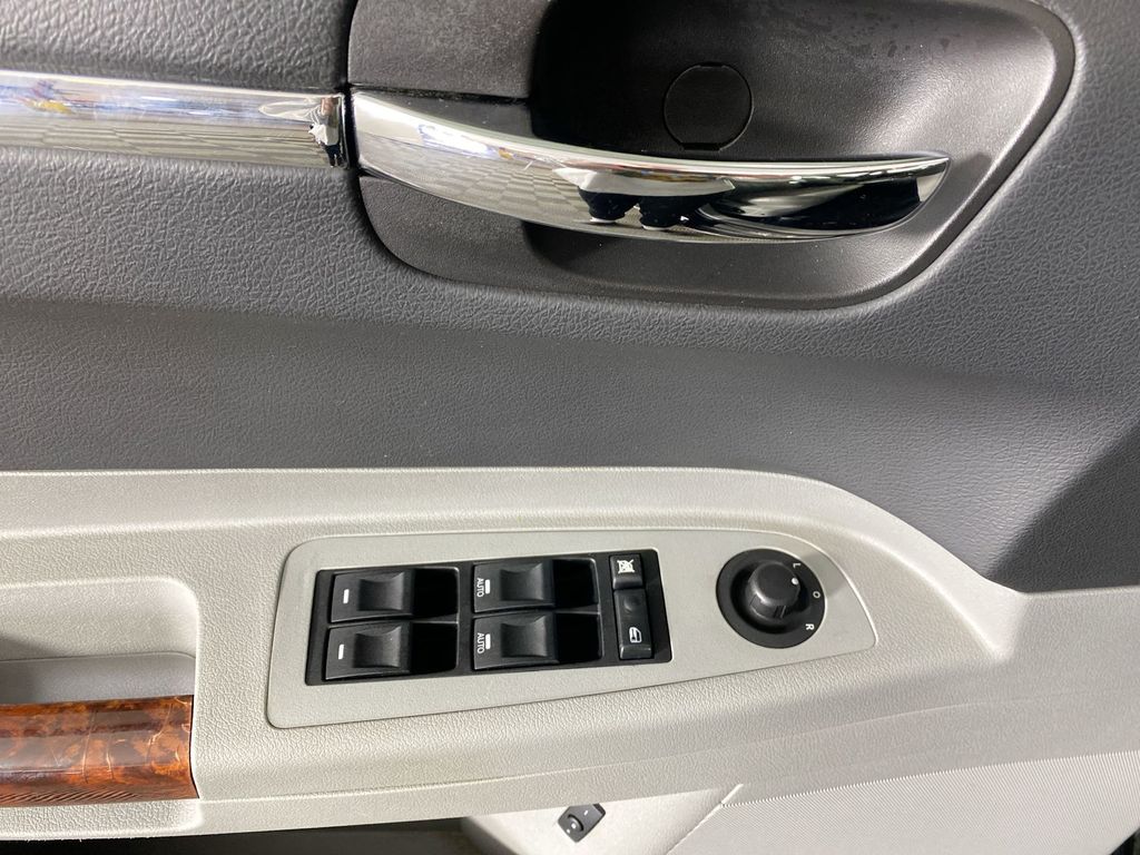 2006 Chrysler 300 C photo