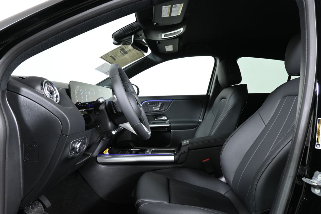 Thumbnail: 2025 Mercedes-Benz GLA - 3