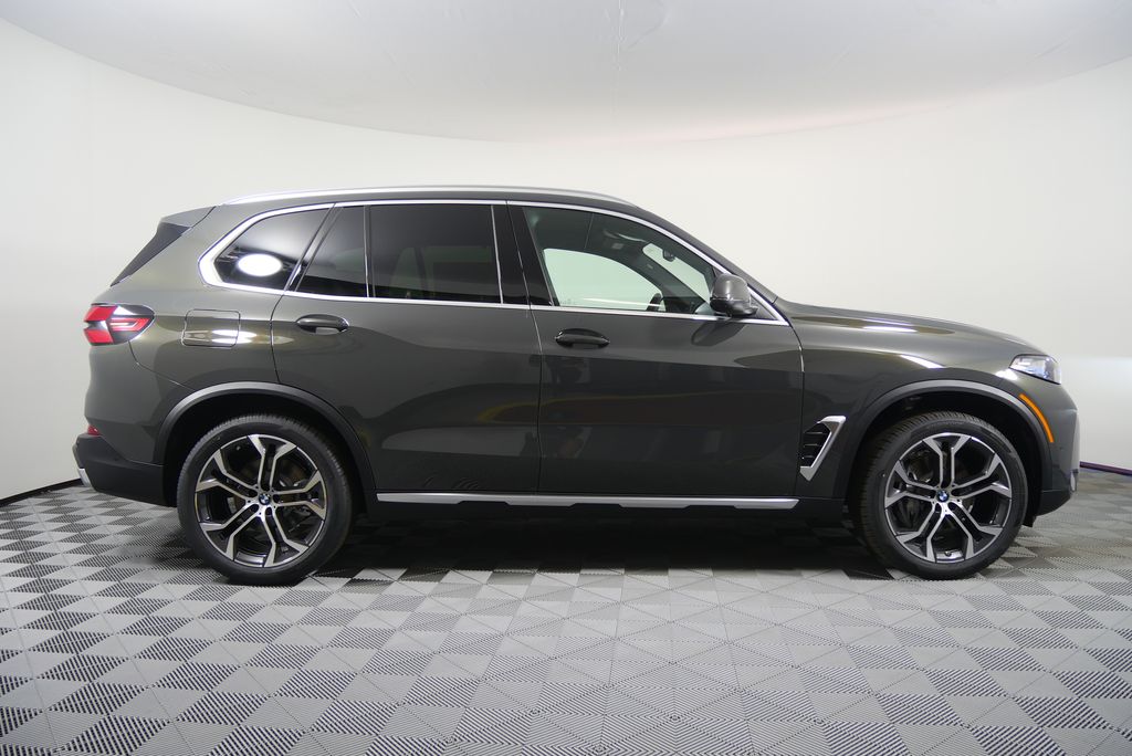 Thumbnail: 2026 BMW X5 - 2