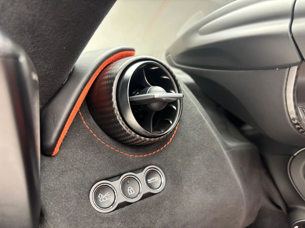 2024 McLaren 750S