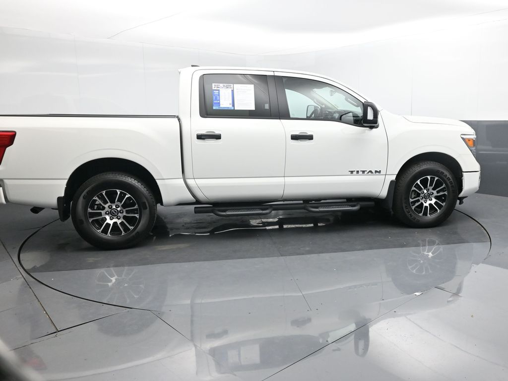 2024 Nissan Titan SV