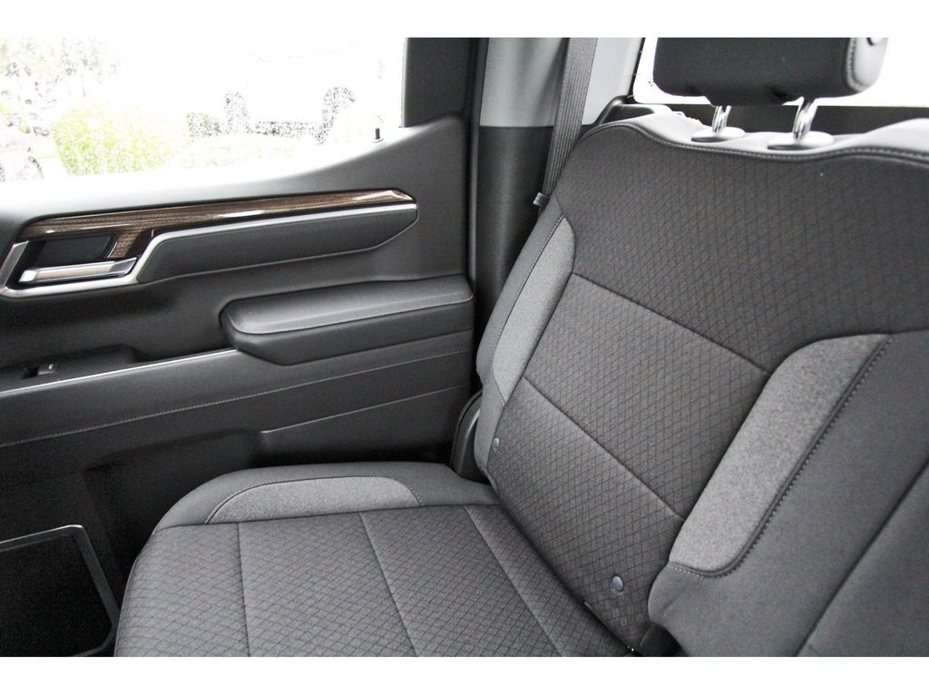 2026 Chevrolet Silverado 1500 RST - 10