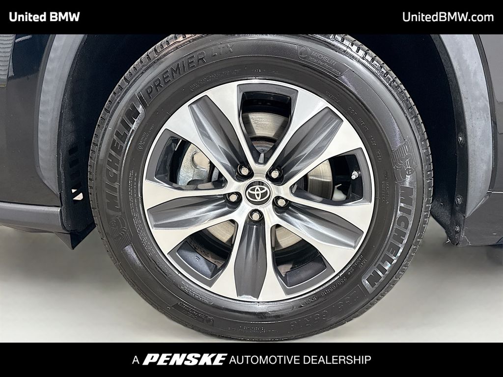 Thumbnail: 2022 Toyota Highlander - 2