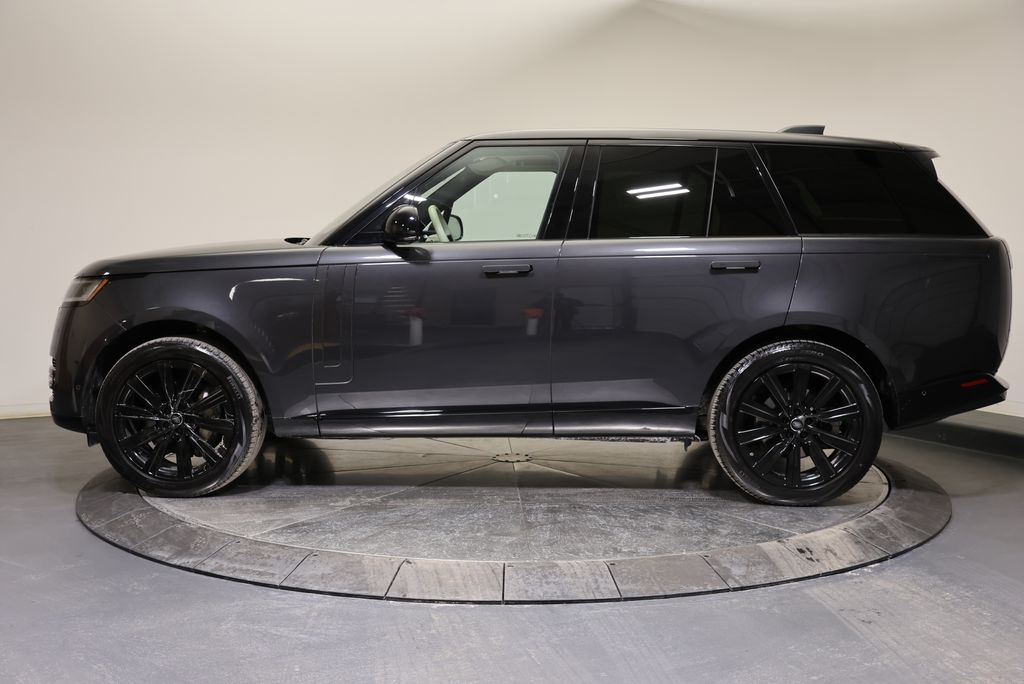 Thumbnail: 2023 Land Rover Range Rover - 2