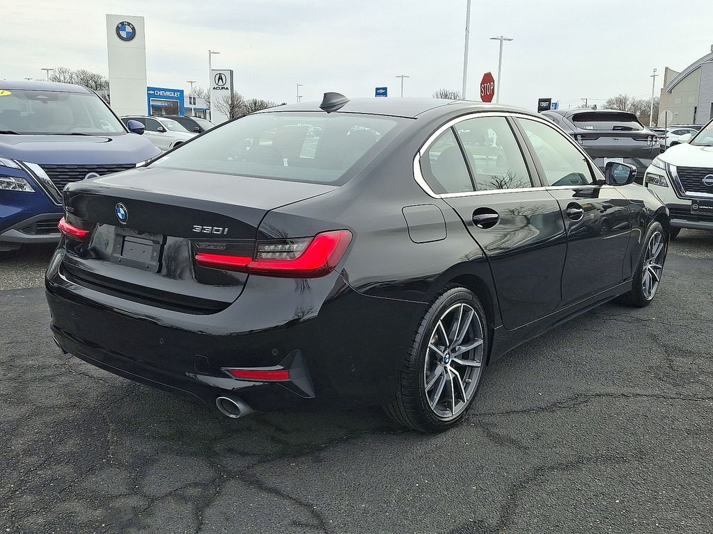 Thumbnail: 2019 BMW 3 Series - 6